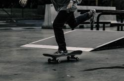 开云足球直播-冰与火之歌，梅德韦杰夫用冷征服热，在都灵写下不可复制的唯一剧本