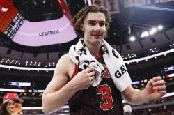 开云官网-关于公牛年轻后卫表现抢眼，连续亮眼对决联盟巨星的信息