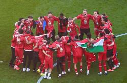 开云体育中国-包含慕尼黑队员们在比赛中展现出色，奋勇争取胜利的词条