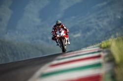 开云下载-步行者决胜局带走活塞，布克在NBA季后赛接管比赛，孤胆英雄的时代回响