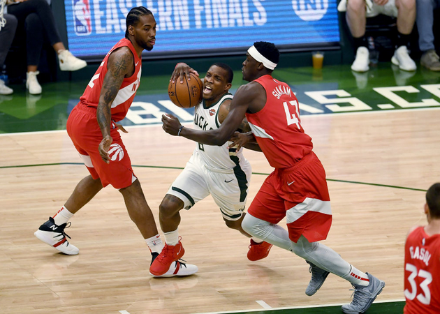 关于雄鹿主场大胜猛龙,范乔丹砍下三双的信息 关于雄鹿主场大胜猛龙,范乔丹砍下三双的信息