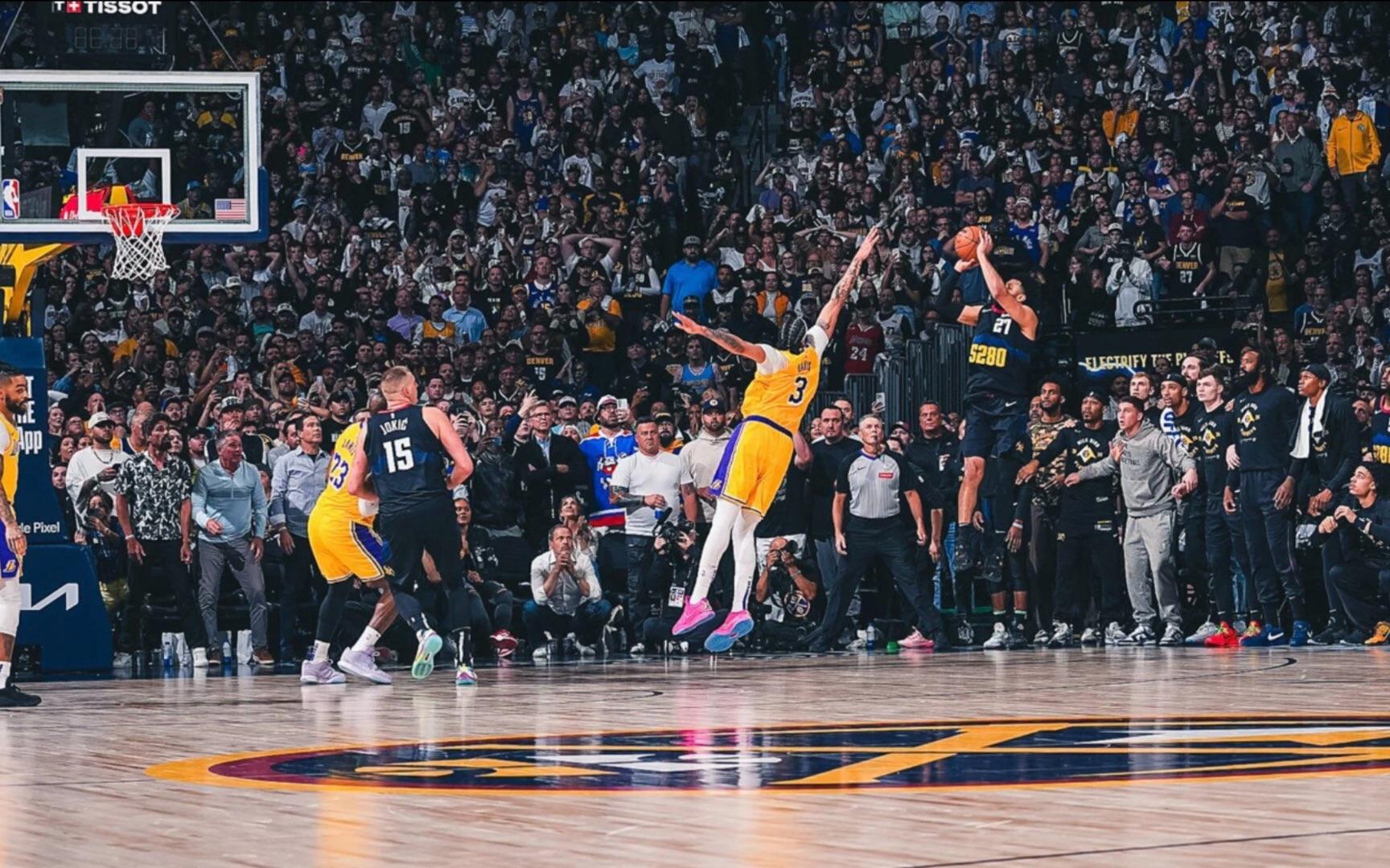 西班牙网球队绝地反击世界网球队，穆雷三分雨点燃全场的简单介绍