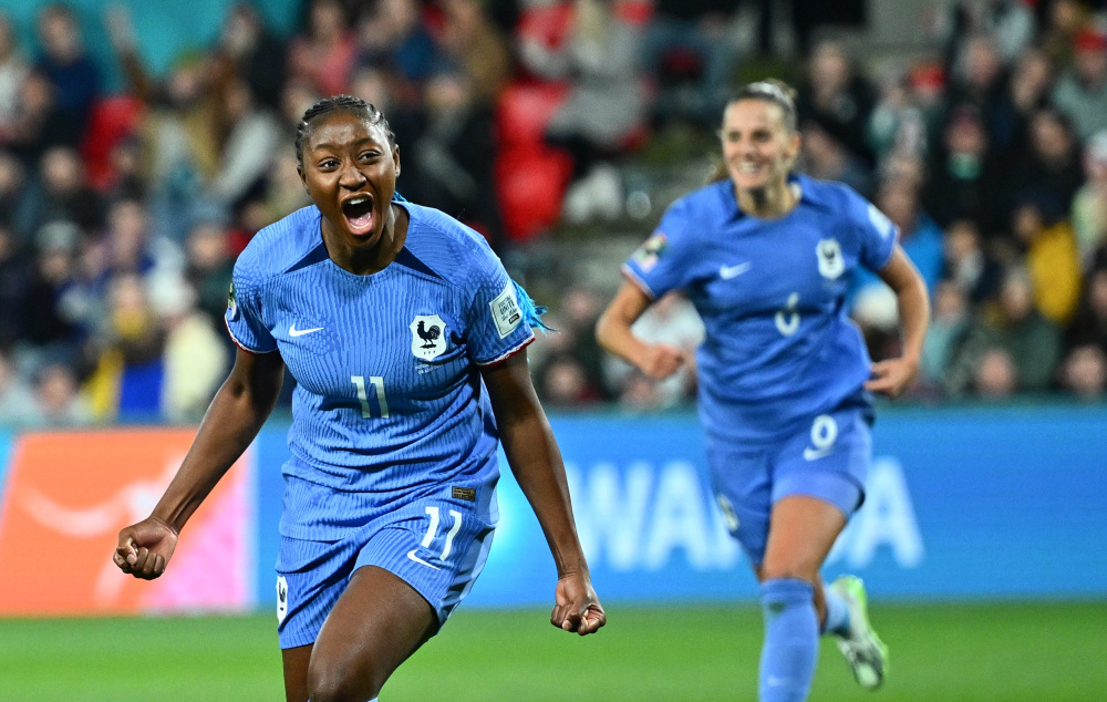 法国队力克波兰队,奥恰洛夫扛起全队 法国队力克波兰队,奥恰洛夫扛起全队