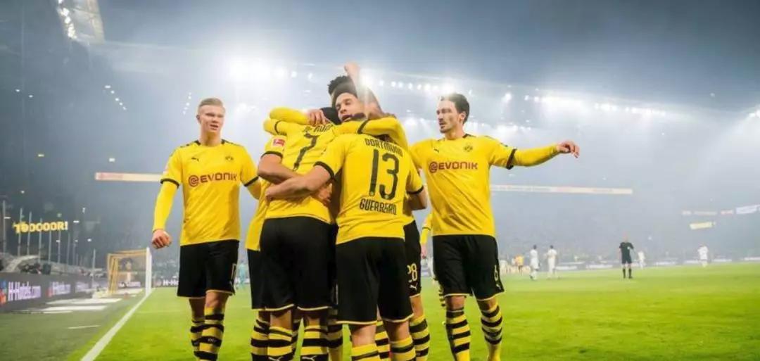 关于哥伦比亚险胜多特蒙德,阿什拉夫惊艳四座的信息 关于哥伦比亚险胜多特蒙德,阿什拉夫惊艳四座的信息