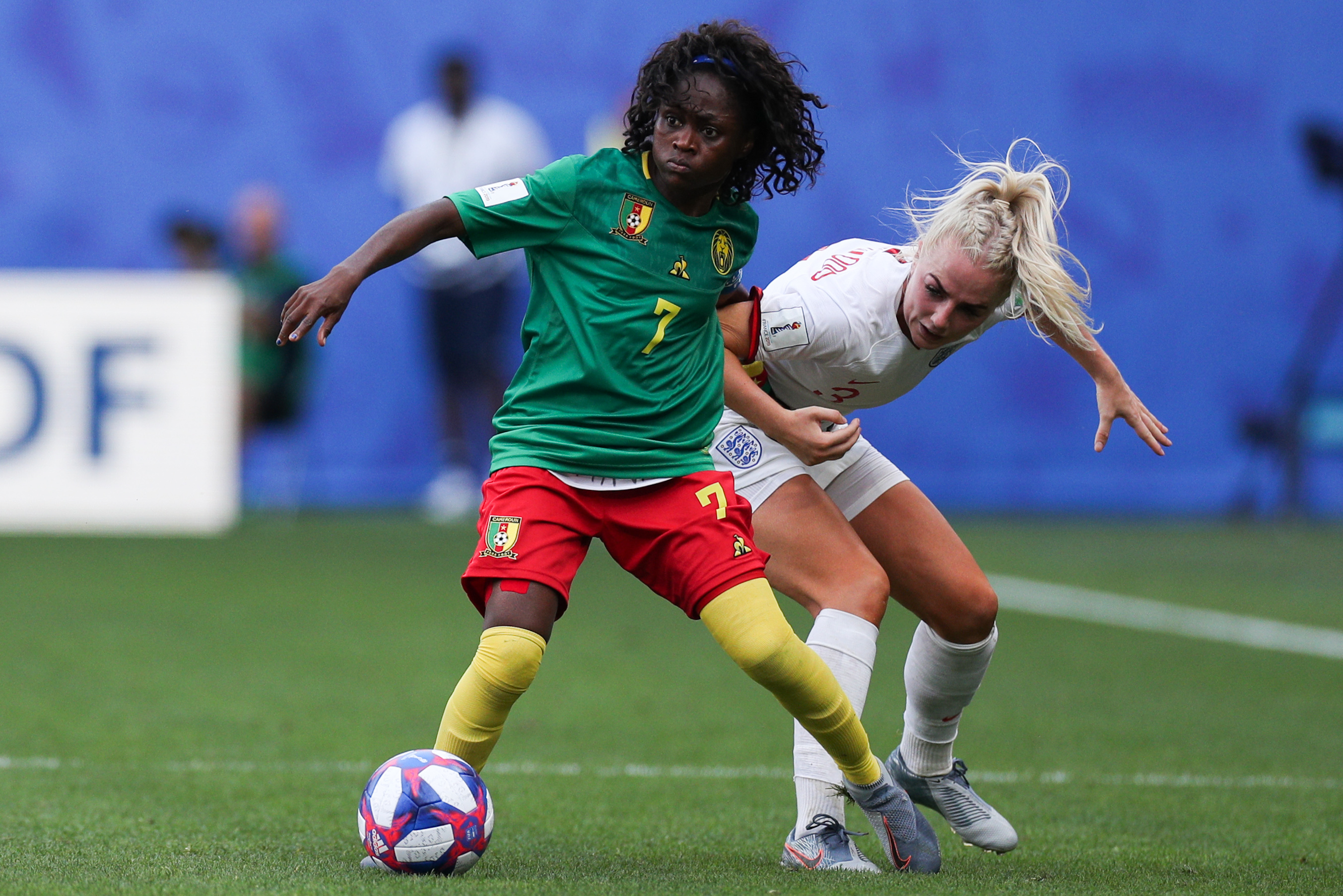 英格兰女足战胜喀麦隆，晋级八强