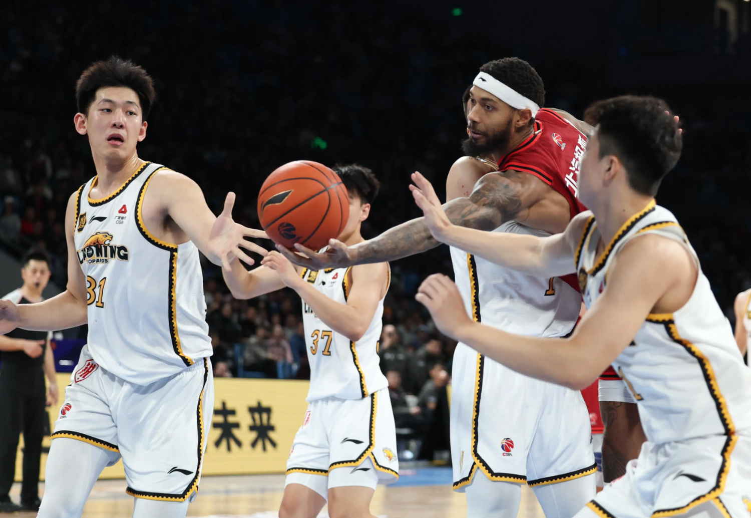 包含亚洲豪强逐鹿赛场，球队彰显实力的词条