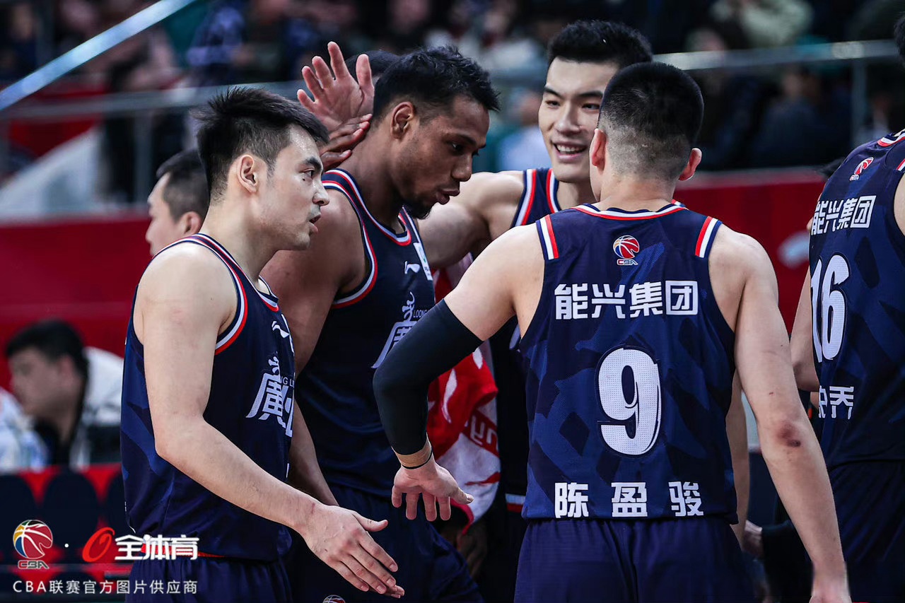 包含亚洲豪强逐鹿赛场，球队彰显实力的词条