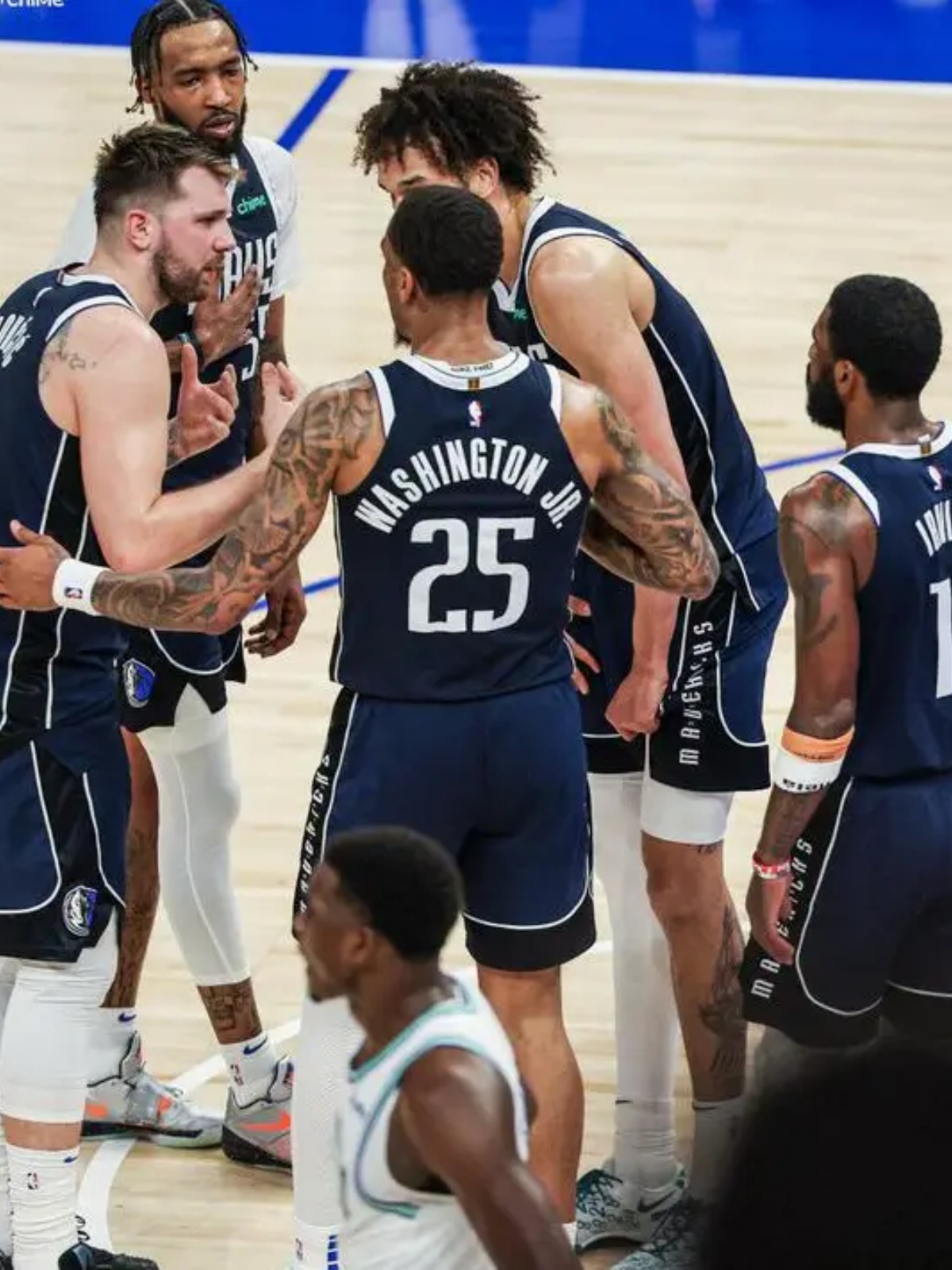 灰熊队击败独行侠，继续领先