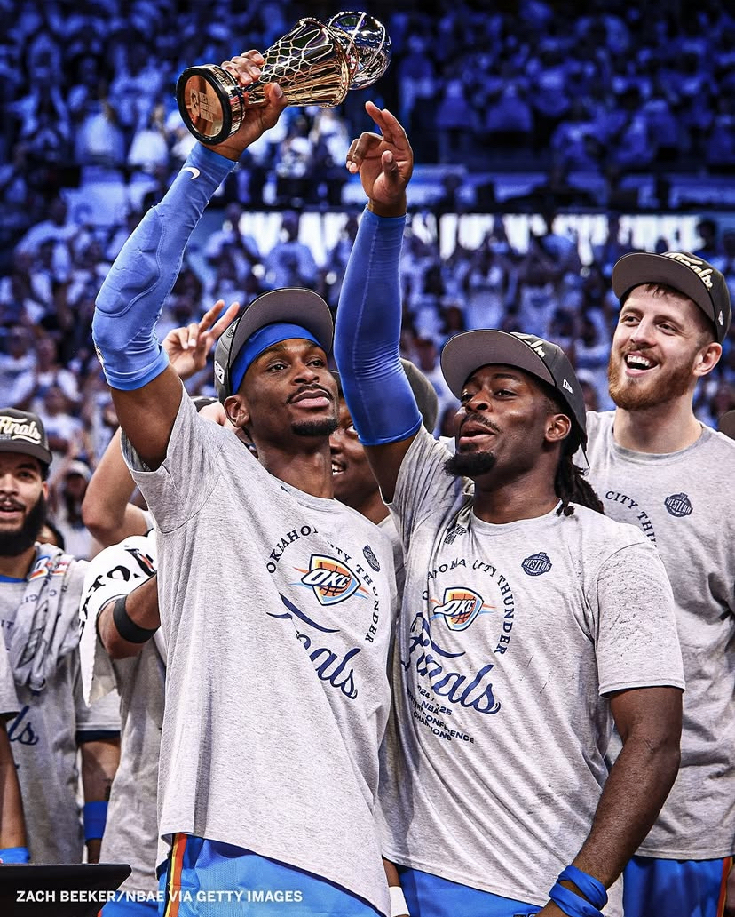 雷霆碾压鹈鹕，布克扛起全队的简单介绍