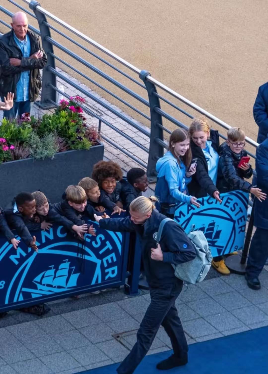 斯特林传射建功,英超豪门曼城继续领跑积分榜 斯特林传射建功,英超豪门曼城继续领跑积分榜