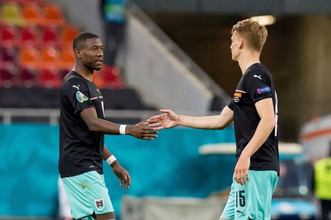 包含罗马绝杀波兰，德容统治全场的词条