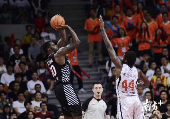 骑士翻盘辽宁队，易建联状态火热的简单介绍