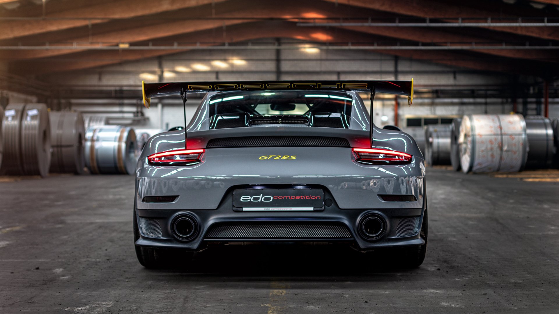 当篮球绝杀遇上赛道接管，体育世界的唯一性瞬间