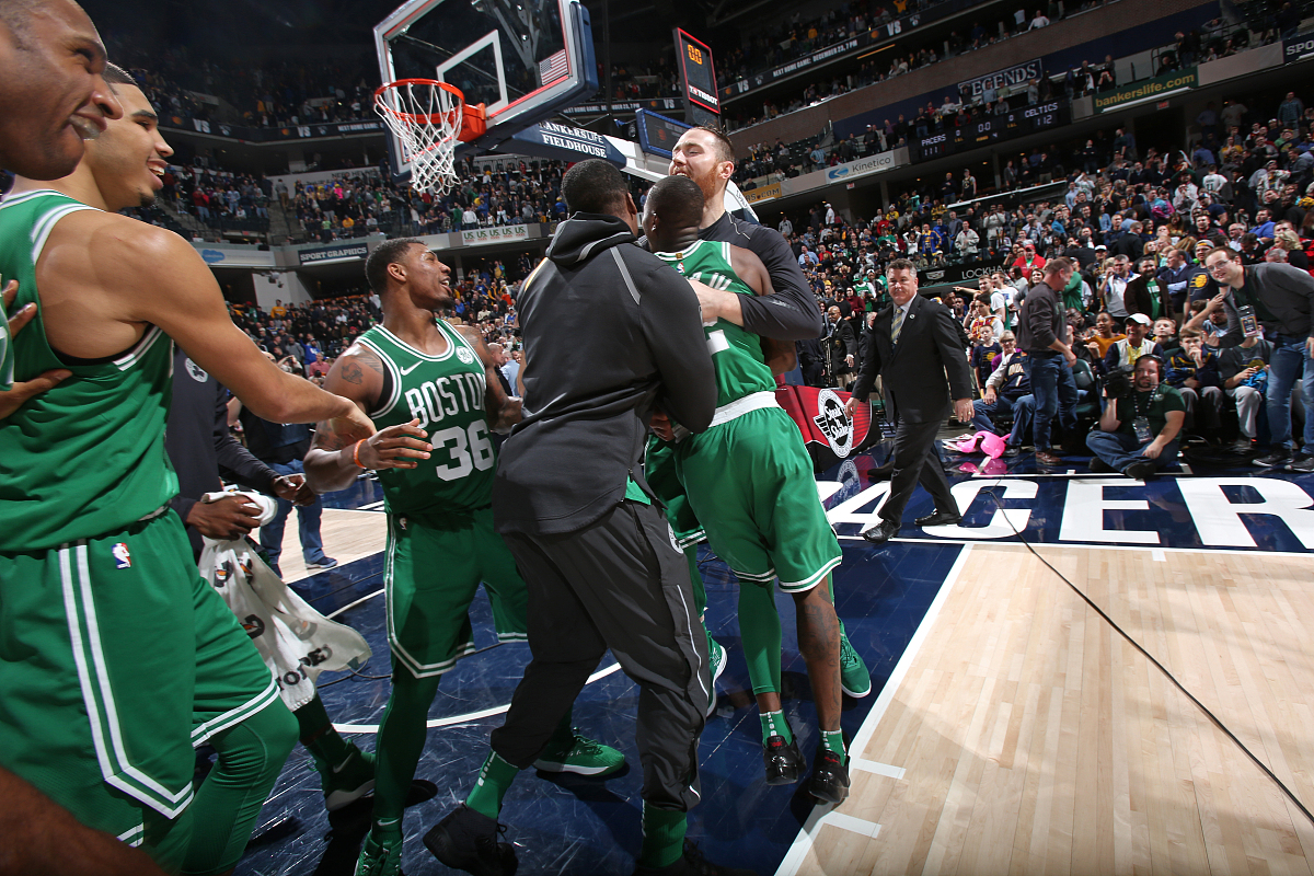 凯尔特人碾压独行侠，詹姆斯关键制胜