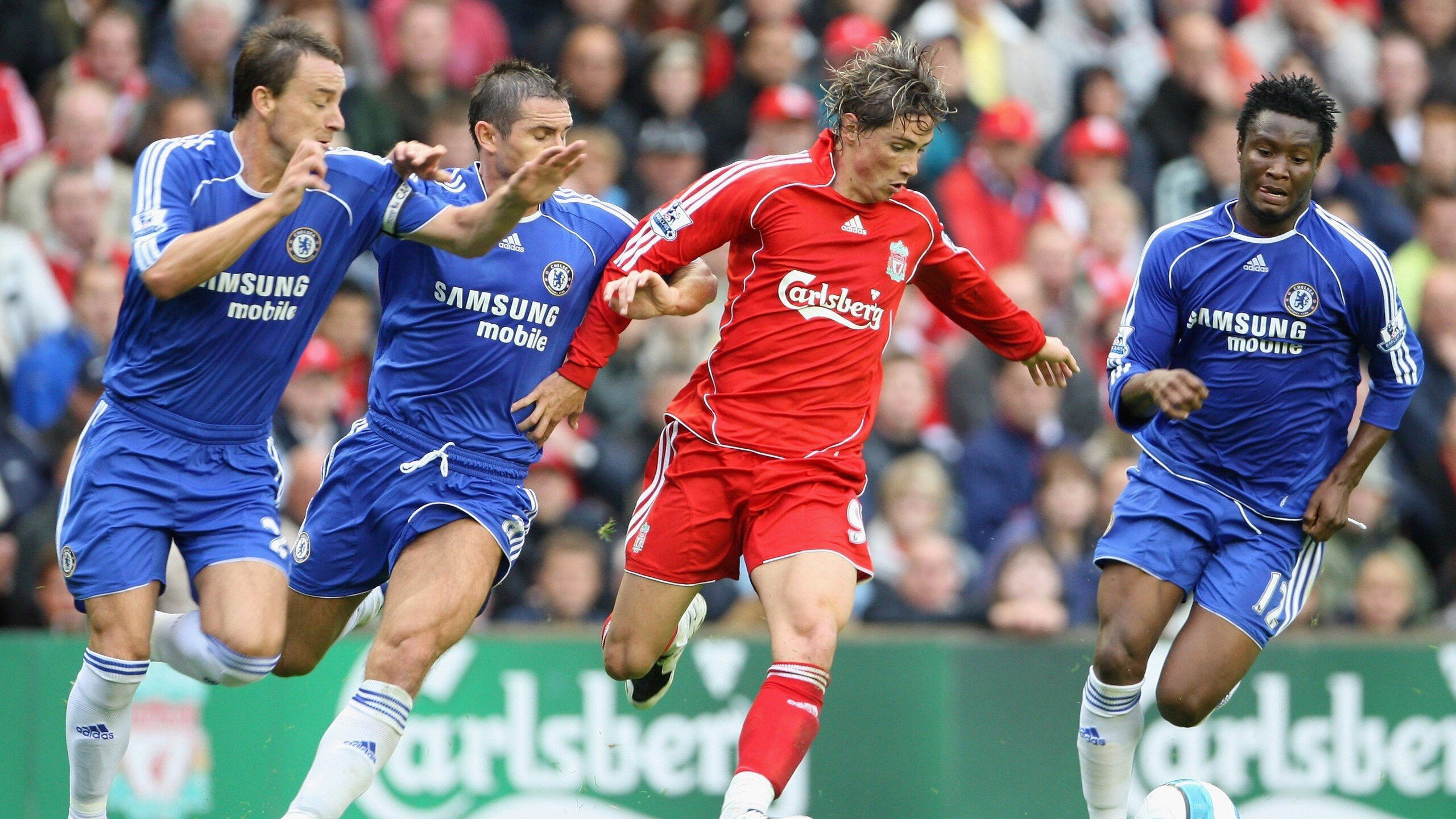 赛道与球场，速度与意志的双重奏