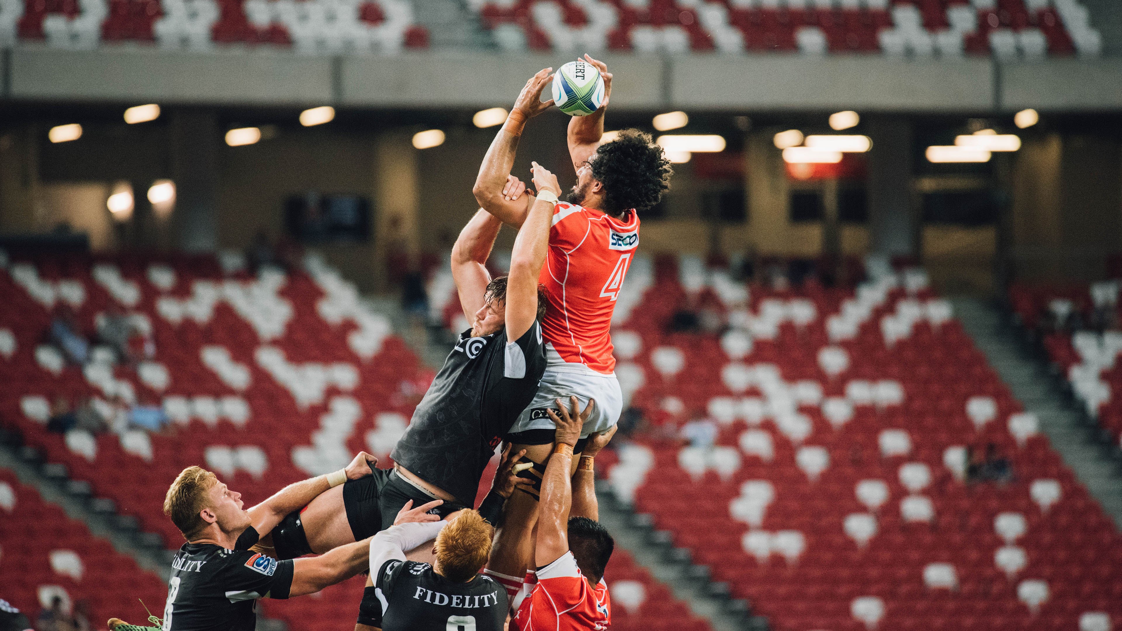 赛道与球场的双重奏，F1揭幕战悬念与热火强势晋级