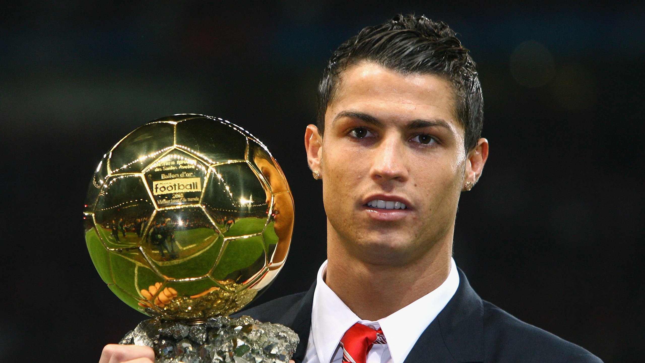 当非洲鼓点遇上北欧极光,莱万在加纳与芬兰的非典型对决中演绎的足球教科书