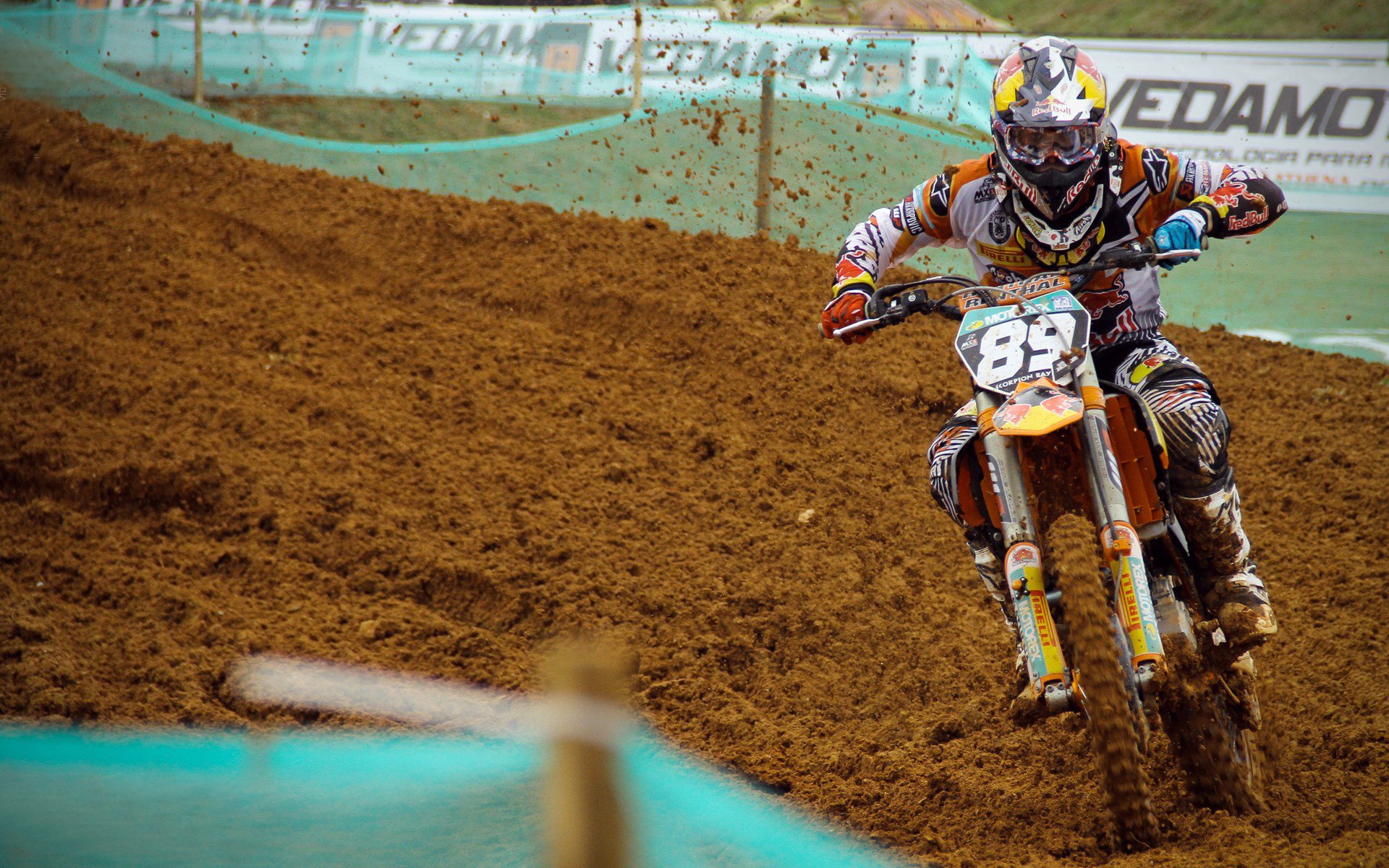 双线战场的意志对决，NBA季后赛焦点战与拜仁强行终结比利亚雷亚尔的战术启示